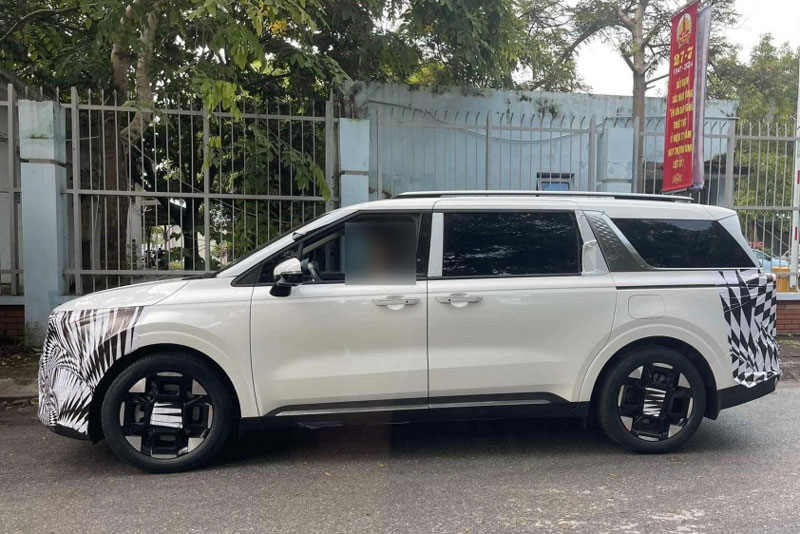 MPV gia đình Kia Carnival 2024 lần đầu tiên xuất hiện tại Việt Nam