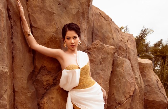 Ngắm nhìn nhan sắc chị gái Nam Em đẹp tựa 'nữ thần'