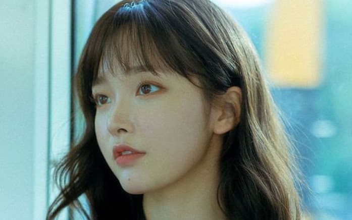 Chủ nhà trọ mang bình rượu quý qua cho bạn trai tôi và cuộc nói chuyện của hai người làm tôi run sợ đánh rơi cả mâm cơm