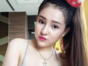 Nhan sắc thời chưa phẫu thuật thẩm mỹ của Ngân 98 gây bất ngờ