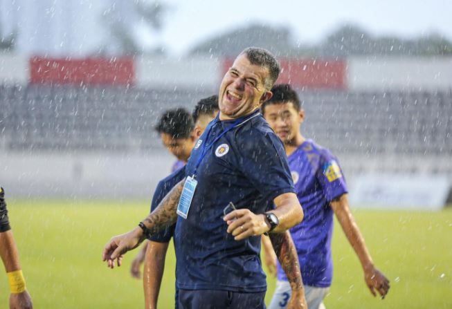 HLV Brazil muốn dẫn dắt CLB hàng đầu tại V-League