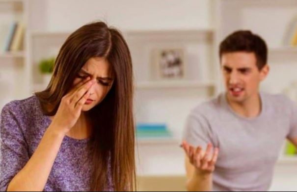 Cuộc điện thoại 'nghe lén' phơi bày sự thật kinh khủng khi chồng còng lưng gánh nợ cho cả nhà bồ nhí