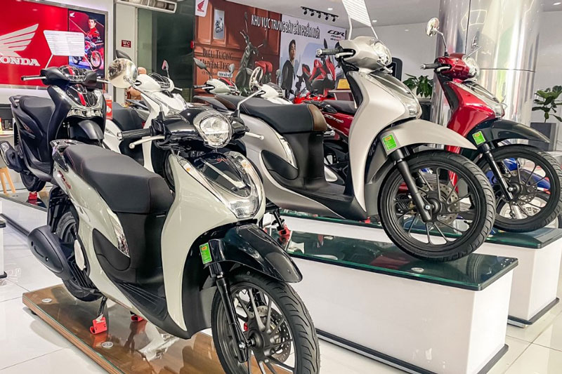 Giá xe Honda SH Mode cuối tháng 7/2024 cực bình dân, giá rẻ như LEAD thu hút khách Việt