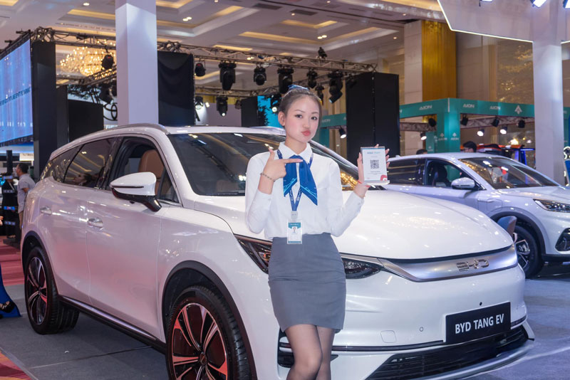 Nhan sắc mỹ miều của dàn người đẹp bên xe BYD