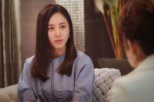 Sau 4 năm ly hôn mới trở lại nhà vợ cũ, nào ngờ, con trai vô tư chạy ra nói một câu khiến anh lặng người không thốt lên nổi nửa lời