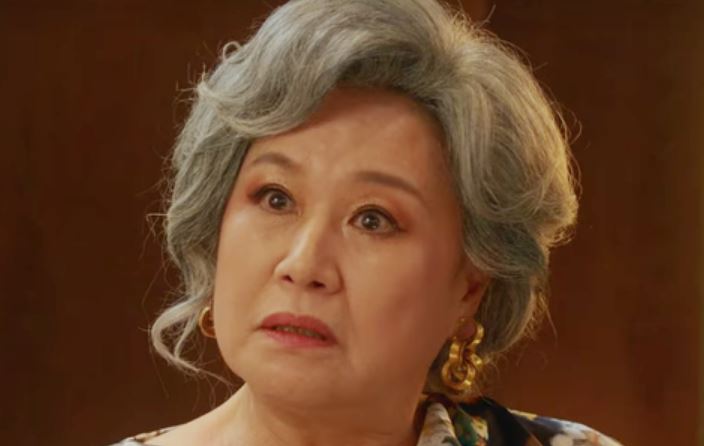 Thấy con dâu vào nhà nghỉ liền theo chân để đánh ghen thay con trai, khi mắt chạm mắt, mẹ chồng sững sờ khi thấy bộ đồ con dâu đang mặc trên người