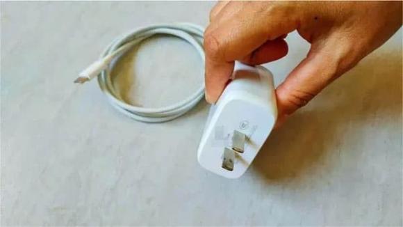 Bộ sạc điện thoại di động có những chức năng ẩn mà người bán sẽ không bao giờ tiết lộ