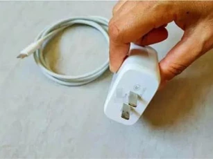 Bộ sạc điện thoại di động có những chức năng ẩn mà người bán sẽ không bao giờ tiết lộ