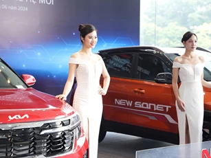 Dàn mỹ nhân Việt đọ sắc bên xe Kia