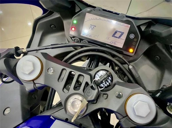 yamaha-r3-1