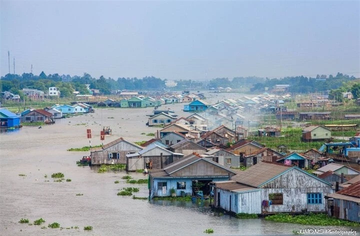 Làng nổi Châu Đốc.