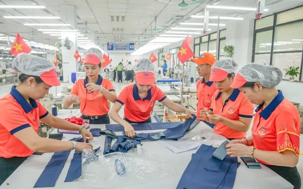 Doanh nghiệp dệt may: Khởi sắc xen lẫn “cầm chừng”