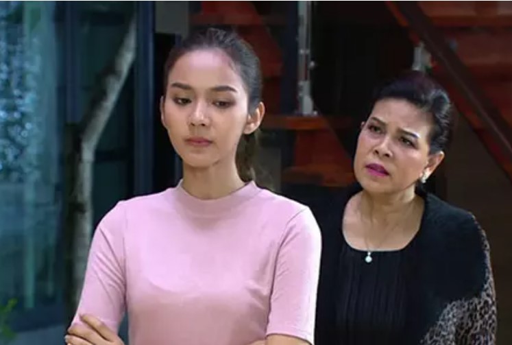 Sau 5 năm ly hôn, mẹ chồng cũ tìm đến trách móc và đưa ra đề nghị khiến tôi 'nóng mặt'