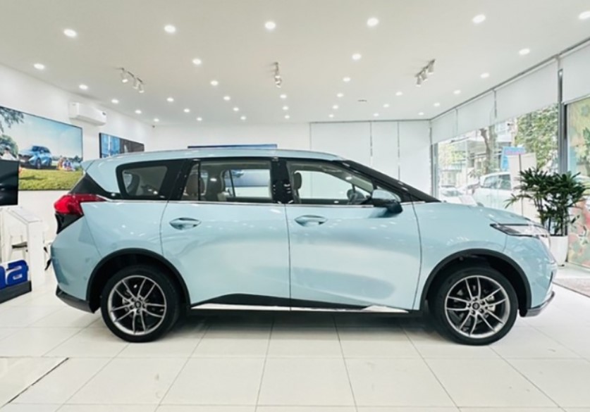 ‘Vua MPV’ rộng hơn Toyota Innova Cross giảm giá sốc 140 triệu đồng, rẻ gần bằng Mitsubishi Xpander