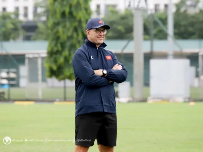 HLV Cristiano Roland hé lộ đặc biệt ngày đầu dẫn dắt U16 Việt Nam