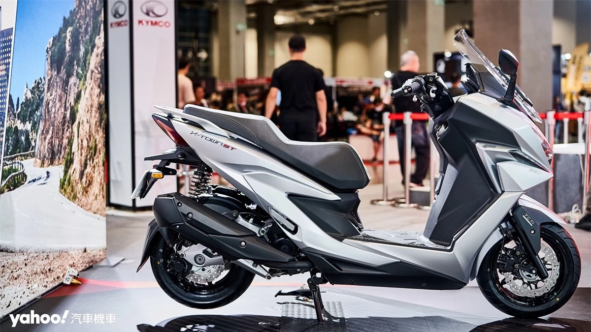 Kymco-X-Town-250ST-2