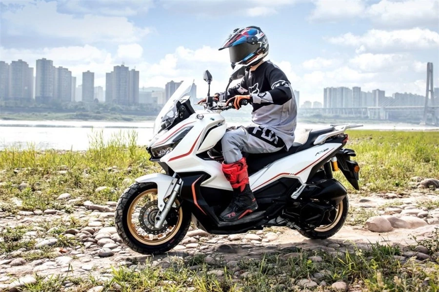 Quên Honda SH đi, ‘chiến binh’ xe ga 150cc mới ra mắt giá chỉ 45 triệu đồng, có đủ TCS và ABS 2 kênh ảnh 3