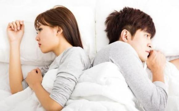 Tôi điêu đứng khi biết vợ mang toàn bộ tiền tiết kiệm cho em trai mua nhà