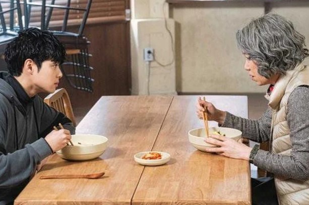 Sau bữa cơm trưa ở nhà chủ, tôi muốn bỏ học để mẹ đỡ khổ