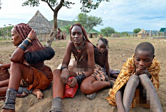 Bộ lạc kỳ lạ 'hiến tế' phụ nữ ngủ với du khách nam để chồng bớt ghen tuông, cấm tắm triệt để