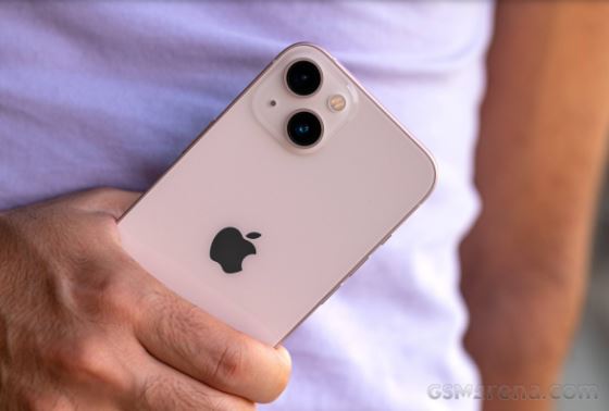 Vua iPhone tầm trung gọi tên iPhone 13, iPhone giống iPhone 15 với giá rẻ nhất tại Việt Nam