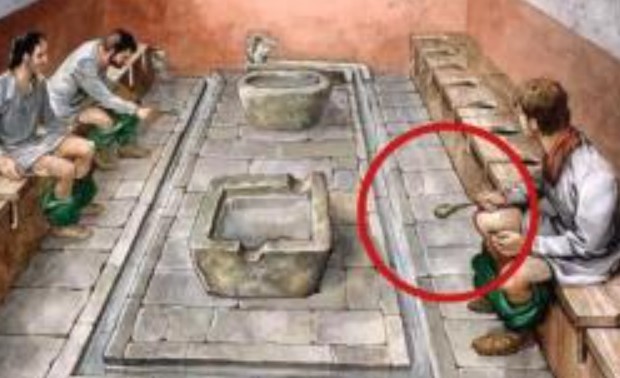 Người xưa dùng gì để lau sau khi đi vệ sinh! Hoàng gia Anh dùng cá hồi, 'công cụ lau mông' của quý tộc Nga còn tàn nhẫn hơn!