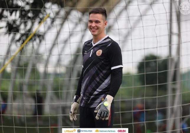 Nguyễn Filip nói gì về ngôi sao Việt kiều mới về Việt Nam chơi bóng?