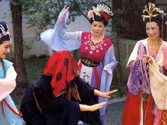 Trư Bát Giới thấy gái đẹp là 'sáng mắt', duy chỉ với 1 mỹ nhân lại e sợ đến mức không dám nhìn thẳng