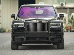 Cận cảnh siêu xe Rolls-Royce Cullinan Black Badge 2024 vừa về Việt Nam