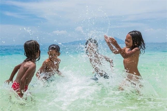 ‘Cuộc sống thiên đường’ trên biển của trẻ em bộ tộc Bajau ảnh 5