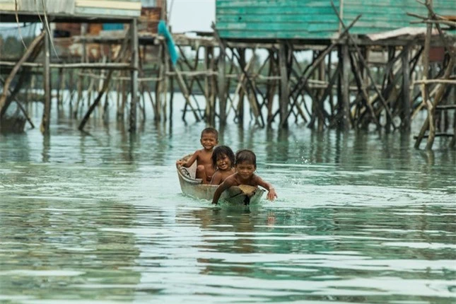 ‘Cuộc sống thiên đường’ trên biển của trẻ em bộ tộc Bajau ảnh 8