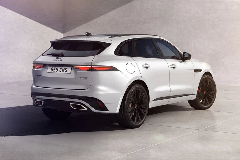 Jaguar F-Pace.