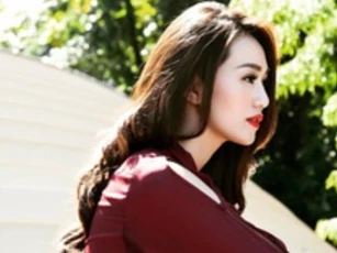Nghe lời chị dâu cầu xin, mẹ tôi uất ức chao đảo tưởng ngã quỵ