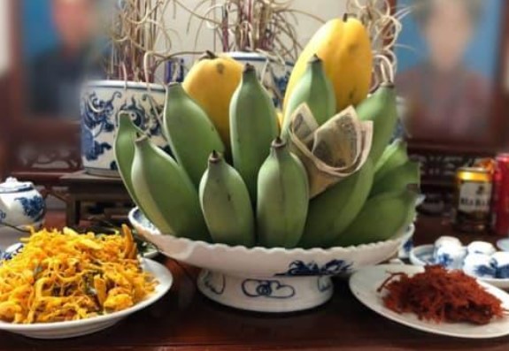 Chuối xanh rất mau chín sau khi thắp hương, lý do phía sau không phải ai cũng biết