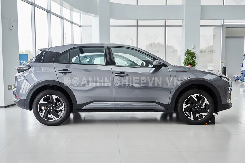 SUV ‘chất’ hơn Honda CR-V, công suất 163 mã lực, giá gần 300 triệu đồng