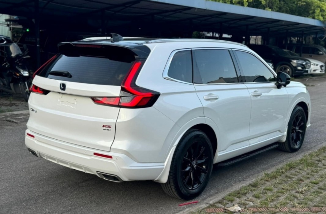 Ngỡ ngàng giá chào bán của Honda CR-V mới lăn bánh 9.000 km