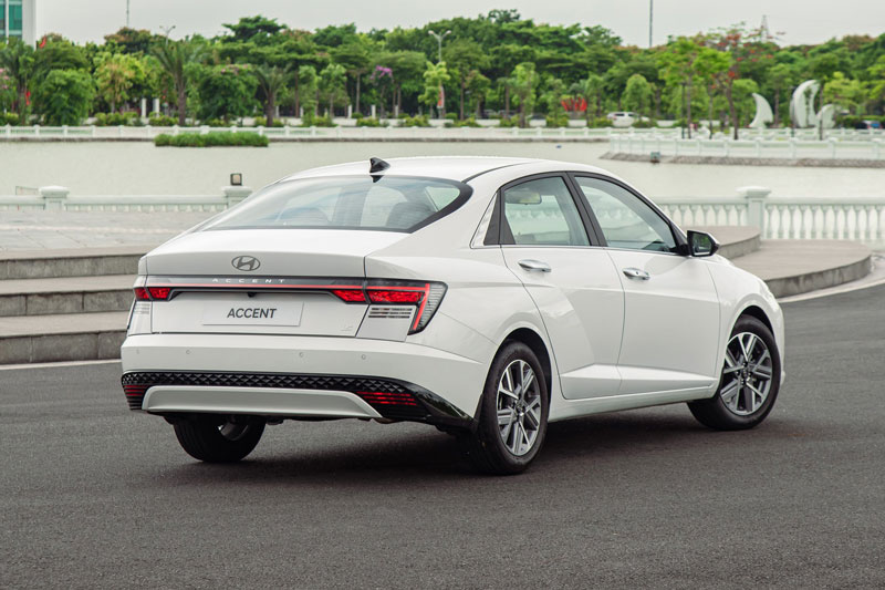 Hyundai Accent 2024 giá 569 triệu đồng: Diện mạo thời trang, ăn điểm vận hành