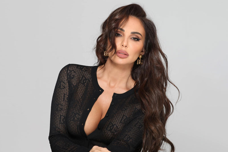 Berbatov cả gan gạ tình bạn gái trùm mafia