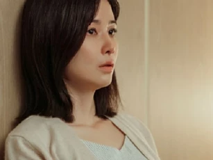 Con gái đòi về gặp bố, tôi hoảng hồn, tay chân run lẩy bẩy khi thấy cảnh tượng trước mặt