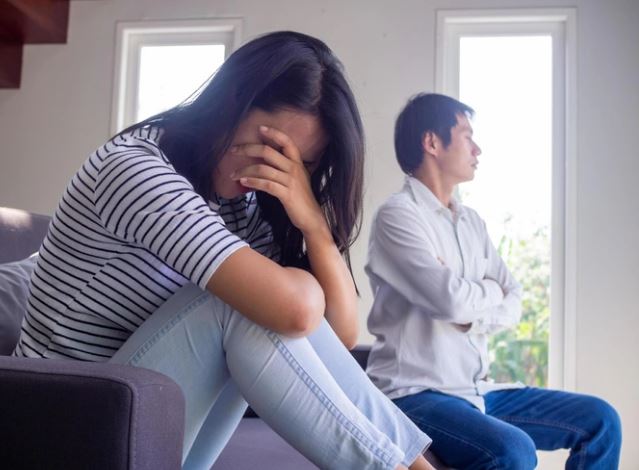 Chạy tiền cho chồng đi xuất khẩu lao động, ngày về anh đưa đề nghị xót xa