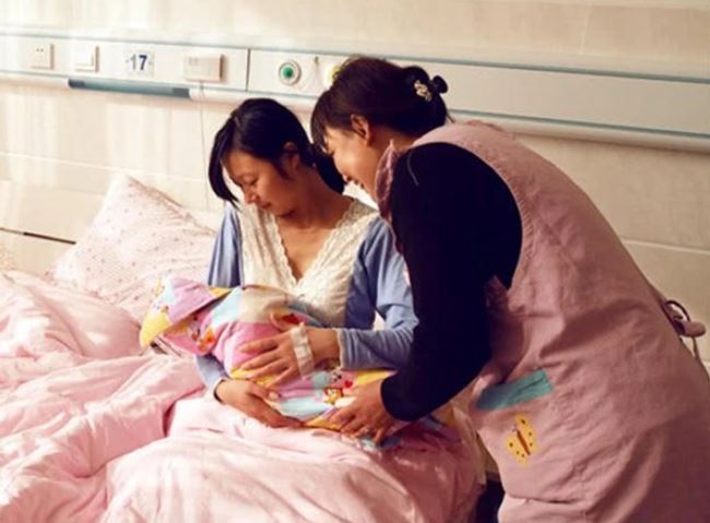 Sinh con được 10 ngày, bố chồng khuyên tôi về ngoại ở cữ để ông dạy lại vợ con, tất cả xuất phát từ câu nói cay nghiệt của mẹ chồng