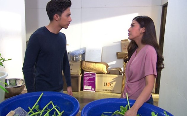 Thấy dòng bình luận của chồng trên facebook, tôi tò mò điều tra thì tá hỏa khi phát hiện sự thật động trời