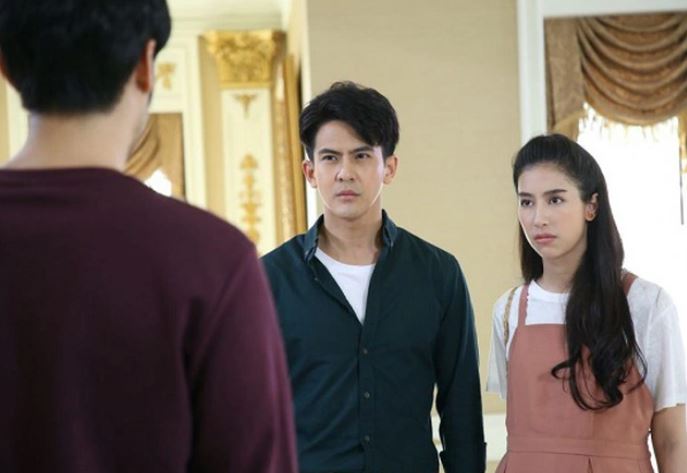 Gặp lại người yêu cũ khi đưa cơm tới công ty cho chồng, tôi vô tình phá hủy sự nghiệp của anh, gia đình đứng trên bờ vực tan vỡ