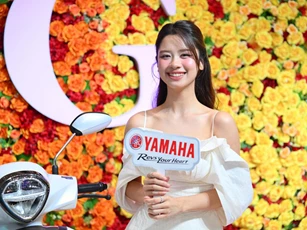 Mỹ nhân Việt khoe nhan sắc ngọt ngào bên xe ga Yamaha