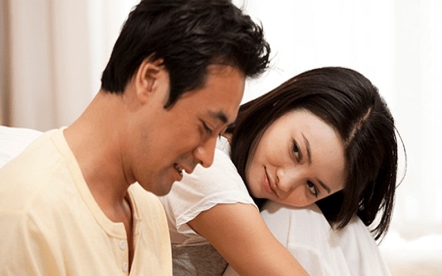 Bị họ nhà chồng soi mói khi đi ăn tân gia, chồng đi tới nói một câu khiến ai nấy đỏ mắt ghen tị