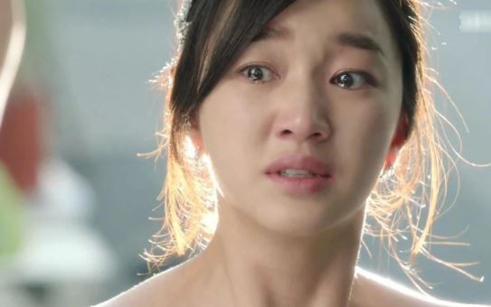 Cắn răng lấy cụ ông hơn 80 tuổi để gán nợ cho ba mẹ, ai cũng mỉa mai cười nhạo nhưng khi biết được sự thật lại thương xót vô cùng