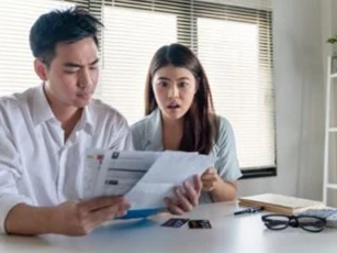 Mẹ chồng tương lai đòi thêm tên con trai vào giấy tờ sở hữu nhà riêng của con dâu trước khi cưới