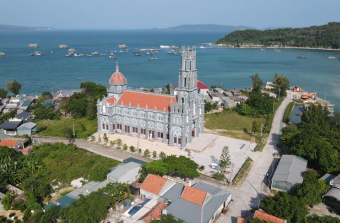 Đảo Thanh Lân – điểm ăn chơi hoang sơ hút khách ở Cô Tô