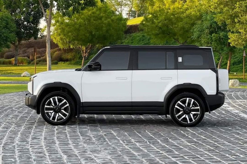 SUV thiết kế hầm hố, công suất 279 mã lực, giá hơn 700 triệu, cạnh tranh Toyota Corolla Cross