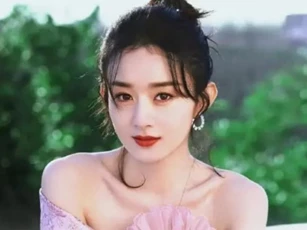 Đây là bức ảnh mà Triệu Lệ Dĩnh muốn xóa nhất, nụ hôn cháy bỏng với Hà Cảnh đã được lan truyền khắp cõi mạng